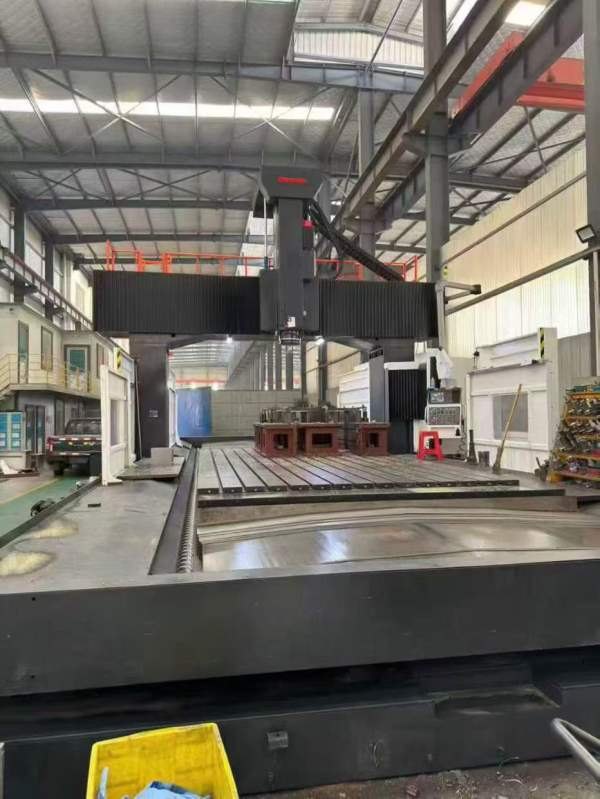 刚刚买下德扬6042龙门加工中心 工作台3米6米，门宽4.2.