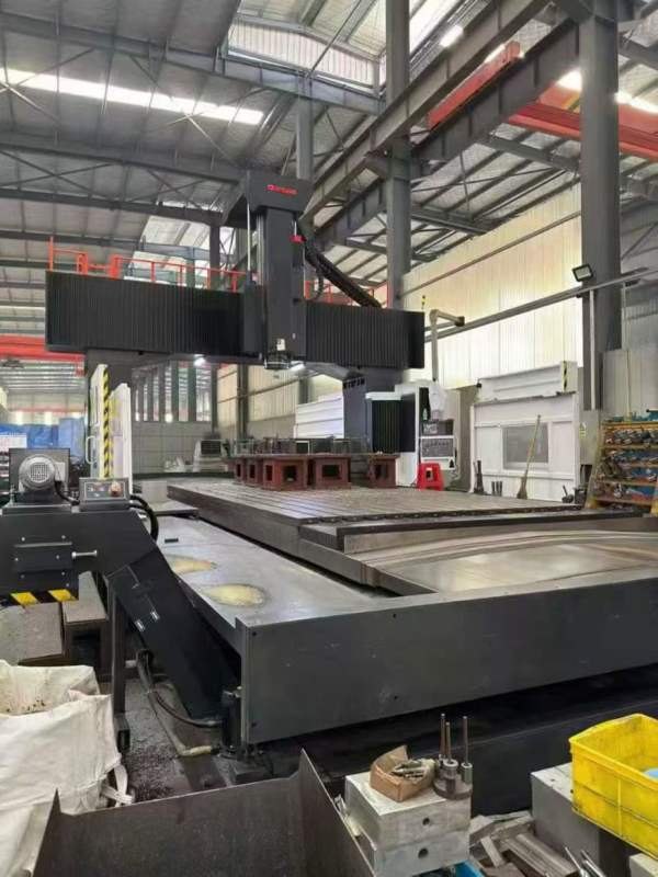 刚刚买下德扬6042龙门加工中心 工作台3米6米，门宽4.2.