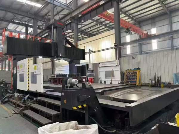 刚刚买下德扬6042龙门加工中心 工作台3米6米，门宽4.2.