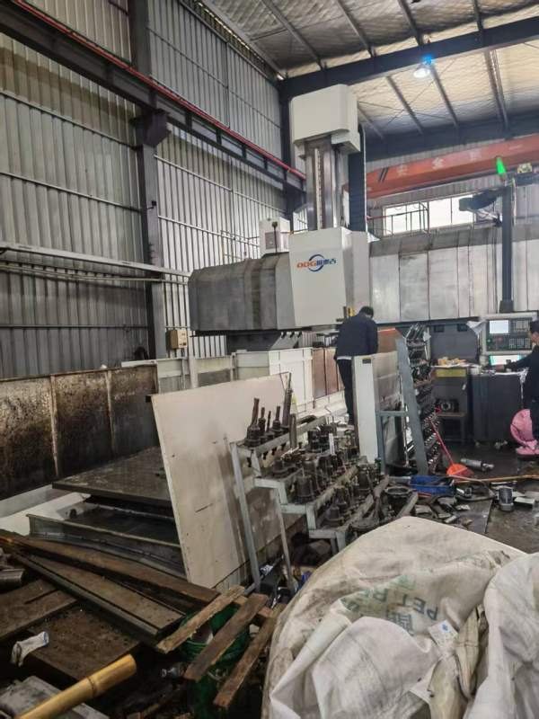 超重型欧德吉4030五面体镗铣床，三轴光栅尺，自动头側.