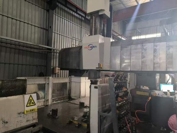 超重型欧德吉4030五面体镗铣床，三轴光栅尺，自动头側.