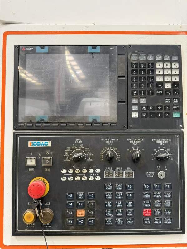2022年厚道VF138加工中心三菱M80系统，BT40主轴皮带10.