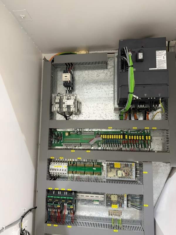 2022年厚道VF138加工中心三菱M80系统，BT40主轴皮带10.