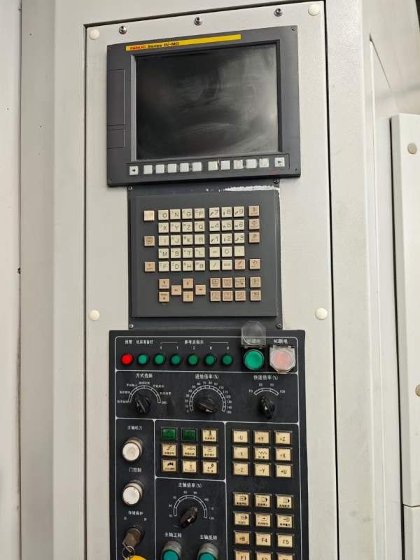 纽威HM1006H单工位卧加，发那科系统，BT50主轴10000转.