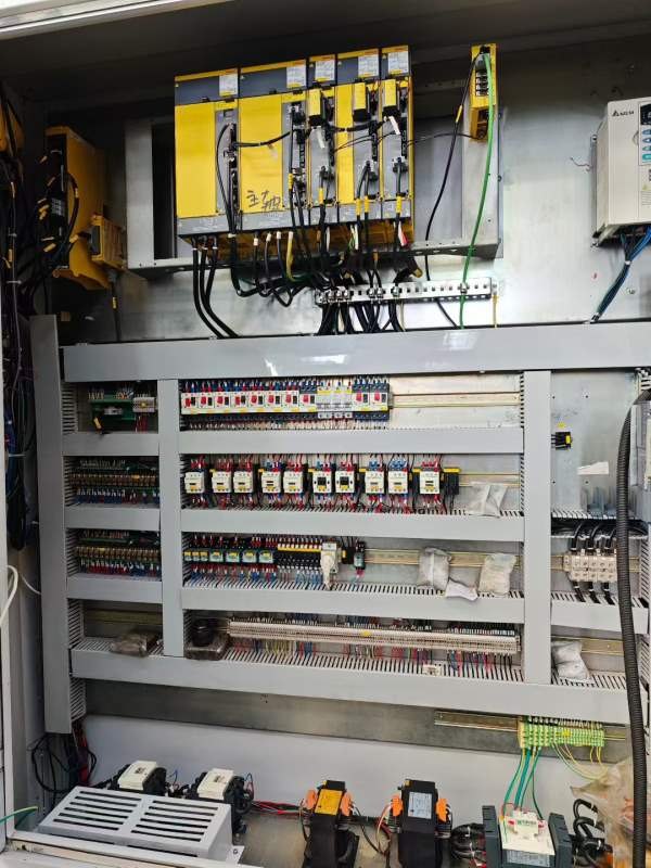 纽威HM1006H单工位卧加，发那科系统，BT50主轴10000转.