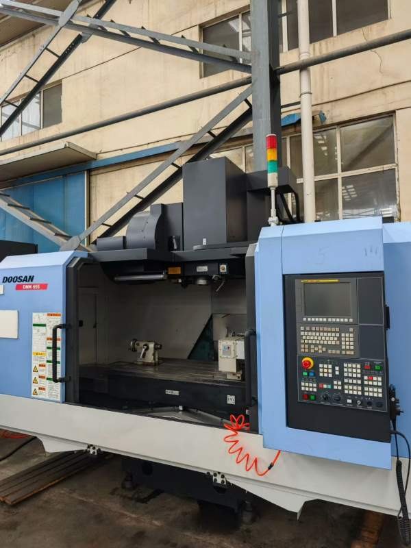 斗山655加工中心，成色很好，bt40主轴带四轴，阿尔法.