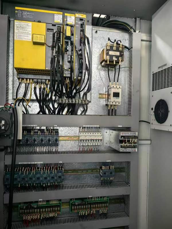 台湾德馬斯宾纳HC-600双工位卧加三轴滚柱线轨.40把链.