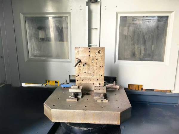 台湾德馬斯宾纳HC-600双工位卧加三轴滚柱线轨.40把链.