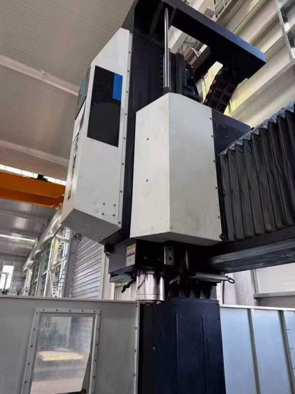 南通国盛2518数控龙门工作台2500/1500mm，门宽1800mm.