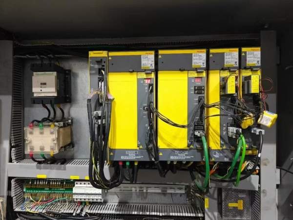 仓库新到一台台泽3018数控龙门加工中心发那科MF Plus1.