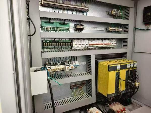 沈阳1370加工中心。发那科MF系统，全套阿尔法电器驱动.