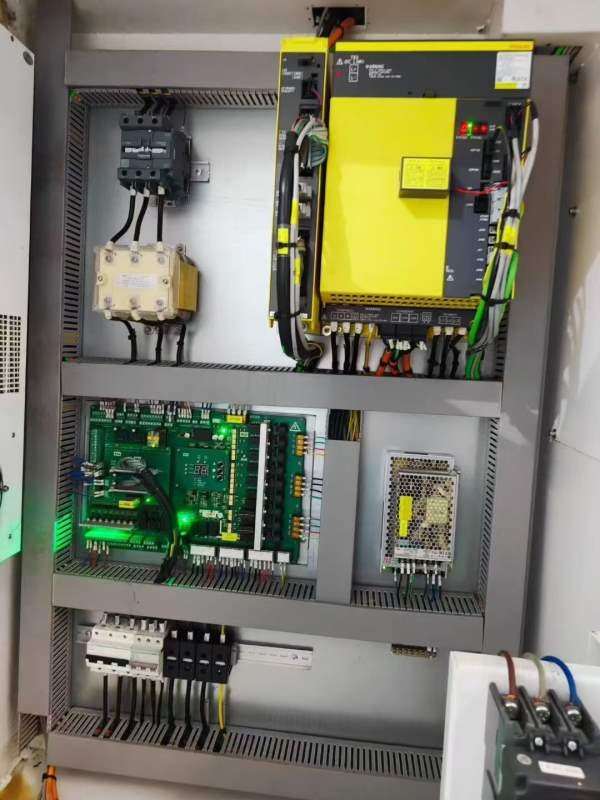 99新良将1580数控铣，两线一硬Y轴四导轨，发那科Plus.