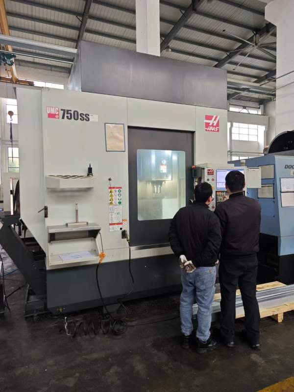 刚刚买下2022年哈斯750ss五轴加工中心两台，主轴12000.