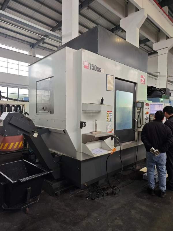 刚刚买下2022年哈斯750ss五轴加工中心两台，主轴12000.