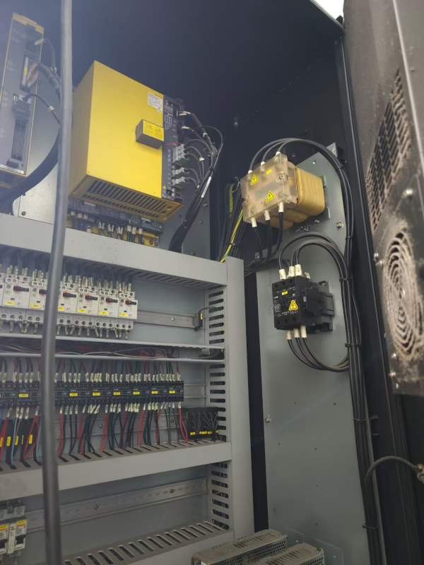 刚刚买下2017年韩国斗山850加工中心，发那科系统，带.