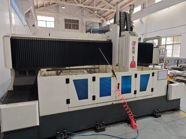 刚刚买下2022年山东东控2.5米3米龙门雕铣机，广数980M.