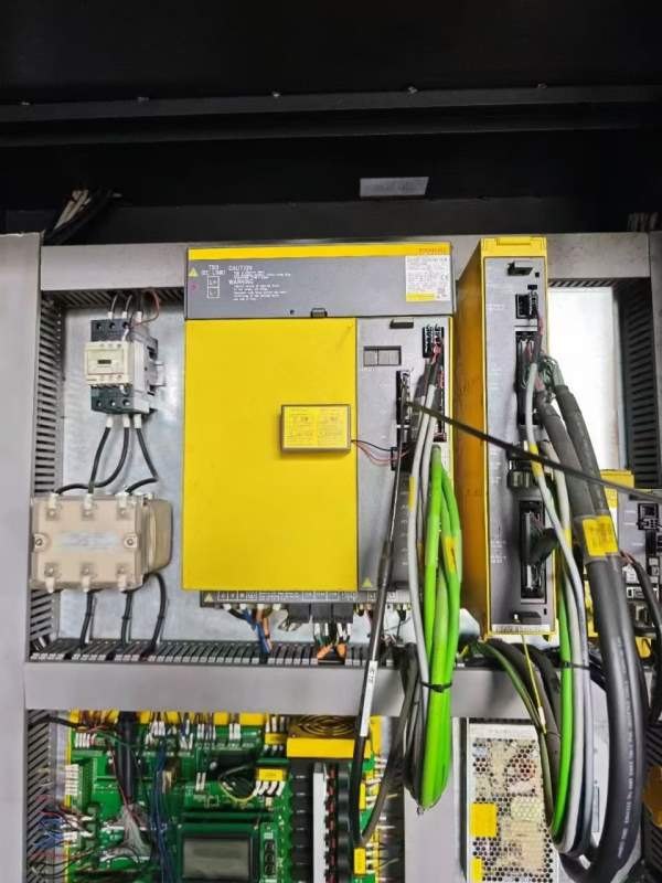 振源金石850加工中心，发那科MFplus系统，BT40主轴，.