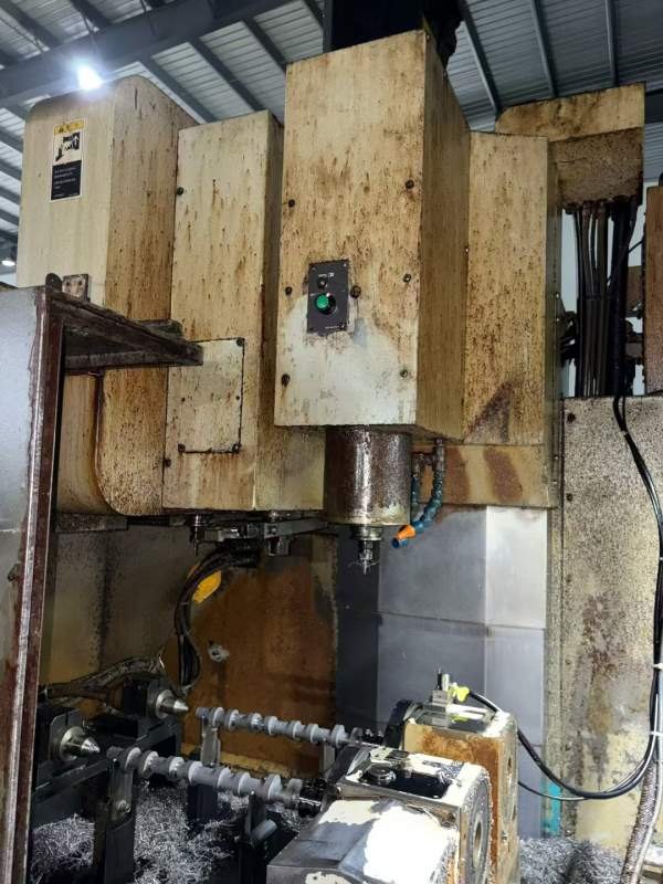 在位批发2009年进口威亚vx400加工中心，价格便宜！