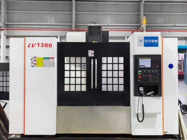 新到一台2023年亚克1380加工中心，带主轴中心出水，发.