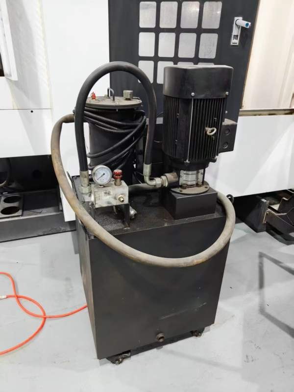 新到一台2023年亚克1380加工中心，带主轴中心出水，发.