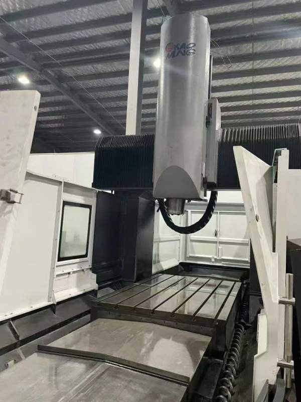 台湾高明龙门铣床机型：KCM-2000SV-P三硬轨法兰克0i-M.