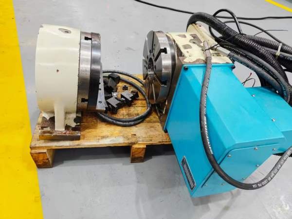 255四轴一套，三菱m80系统，带液压站