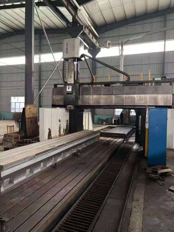 刚刚买下，国盛8米龙门加工中心一台工作台80002500三.