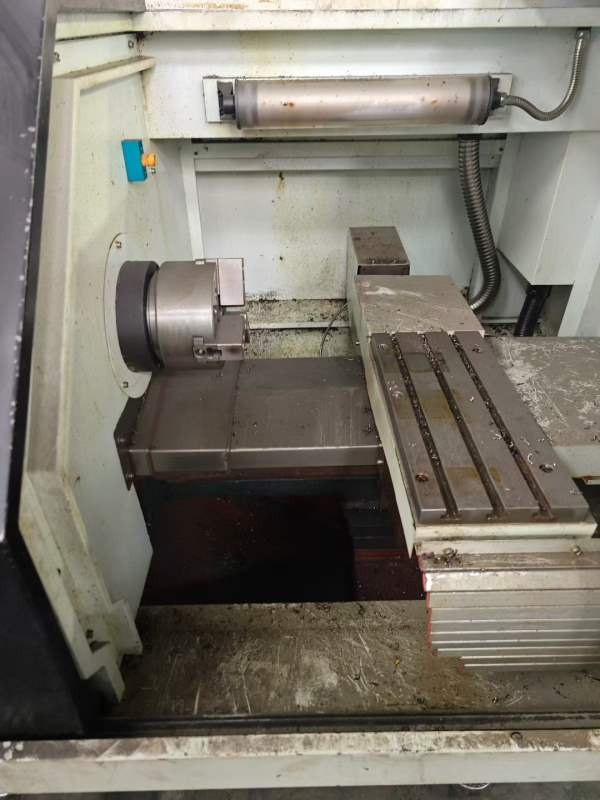 刚到0640数控车床，液压卡盘，排刀