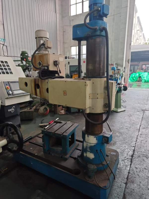 刚到40摇臂钻，崭新，低价