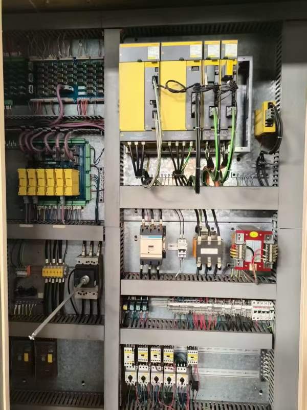 台湾大立原装进口800卧加，FANUCMD系统，三轴海德汉光.