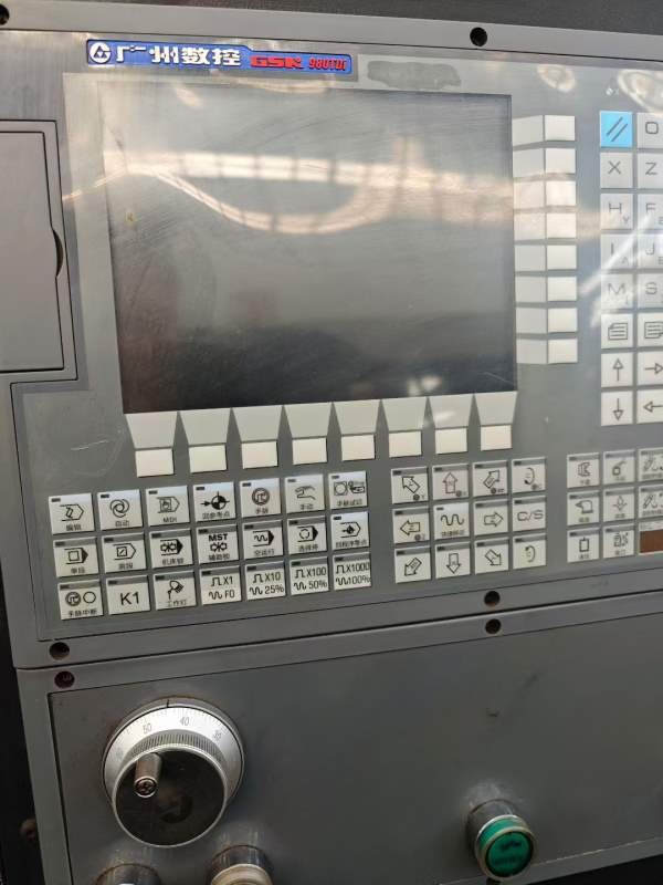 重庆二机6150数控车床欧凯6150数控车床欧凯61803米数.