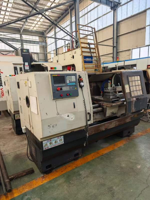 重庆二机6150数控车床欧凯6150数控车床欧凯61803米数.