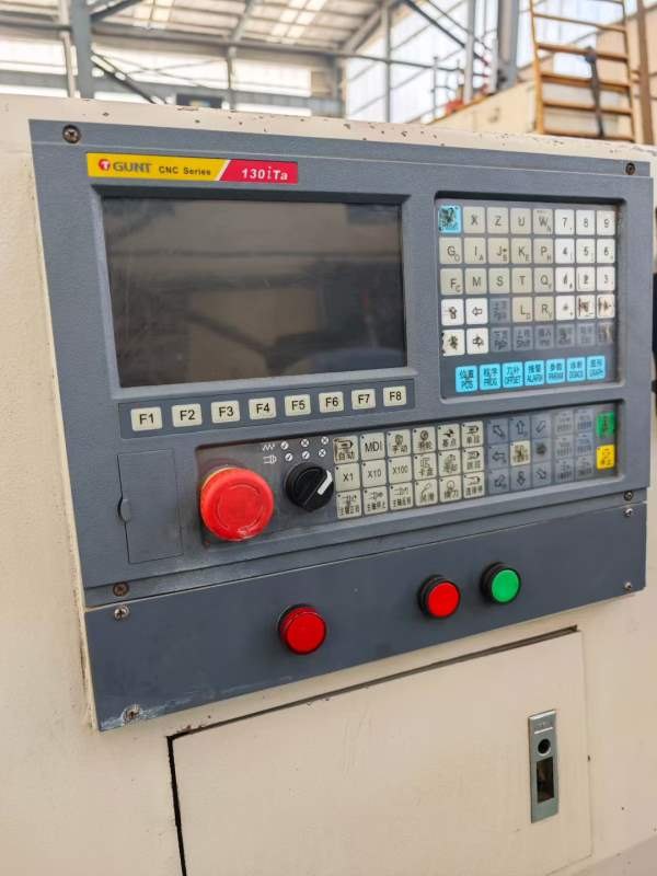 重庆二机6150数控车床欧凯6150数控车床欧凯61803米数.