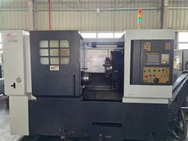 台湾加育JG-300重型数控车床，泷泽110同款机型，10寸.