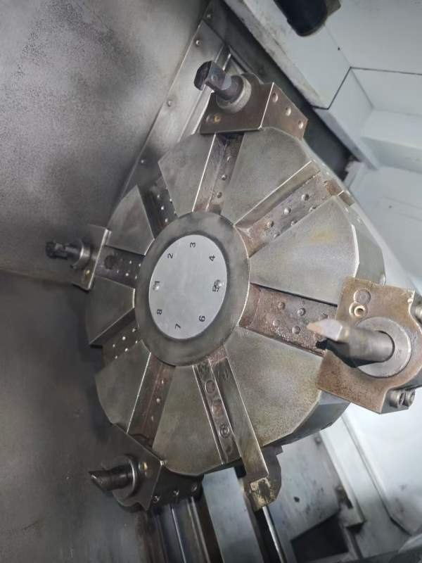 台湾加育JG-300重型数控车床，泷泽110同款机型，10寸.