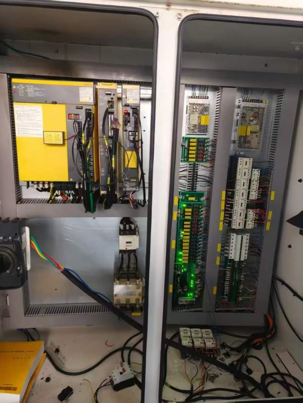 吉德特3018龙门，两线一硬，BT50主轴6000转，工作台30.