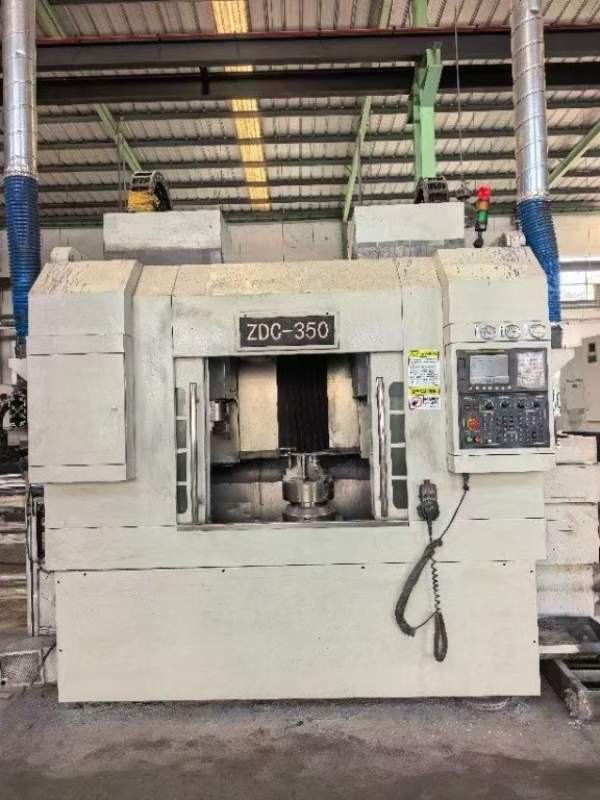 金沙ZDC-350倒立车双主轴，双刀塔结构主轴12寸，8工位.