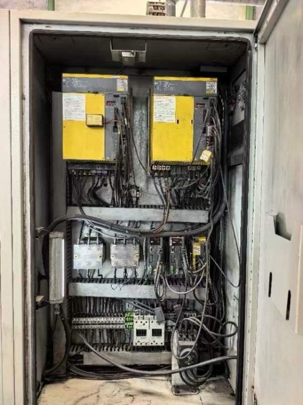 金沙ZDC-350倒立车双主轴，双刀塔结构主轴12寸，8工位.