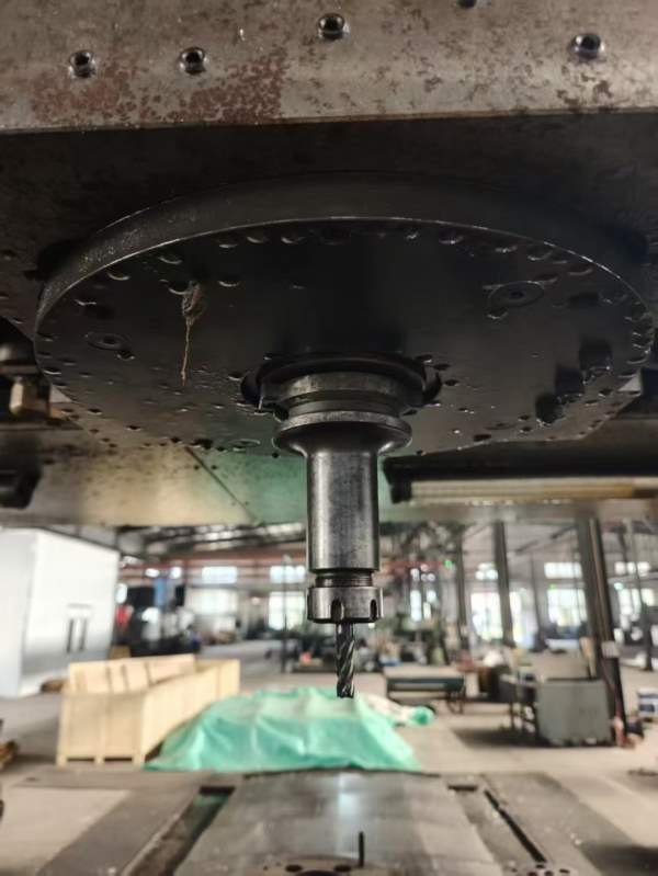 新定海天重型6米龙门，工作台2.5米6米，门宽3.2米，门.