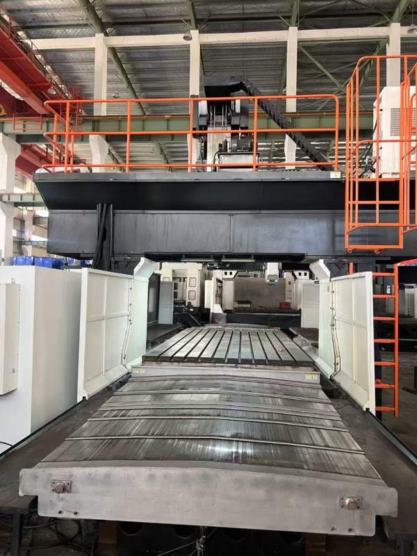 纽威2040HA数控龙门，工作台2000/4000mm，门宽2800mm.