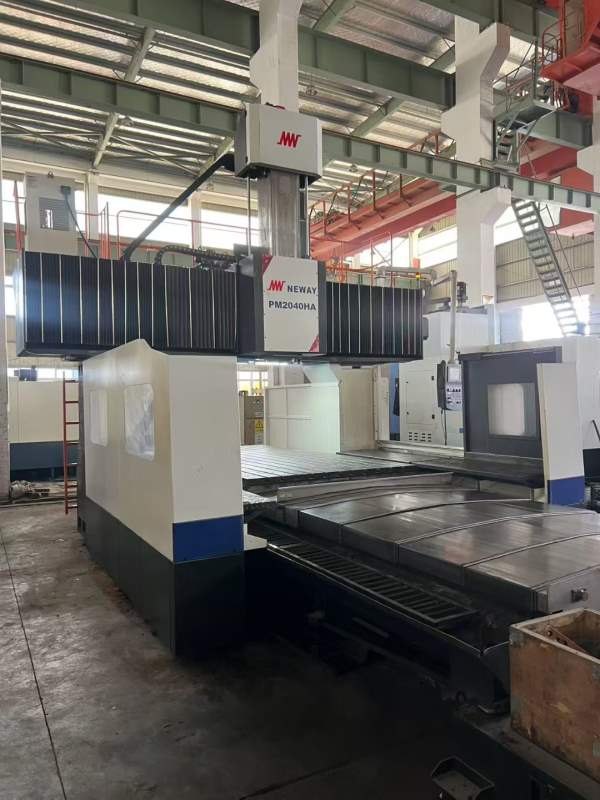纽威2040HA数控龙门，工作台2000/4000mm，门宽2800mm.