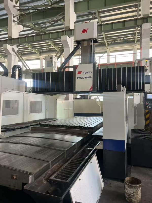 纽威2040HA数控龙门，工作台2000/4000mm，门宽2800mm.