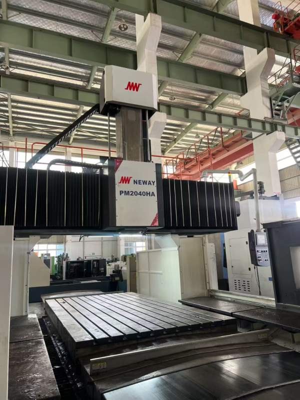 纽威2040HA数控龙门，工作台2000/4000mm，门宽2800mm.