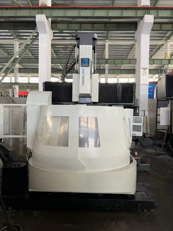 南通国胜2518数控龙门，工作台2500/1500mm，门宽1800m.