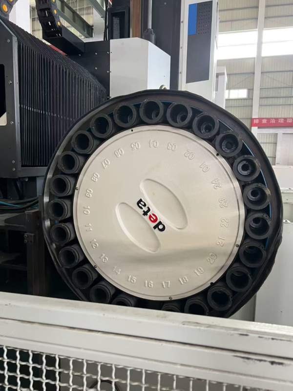 南通国胜2518数控龙门，工作台2500/1500mm，门宽1800m.