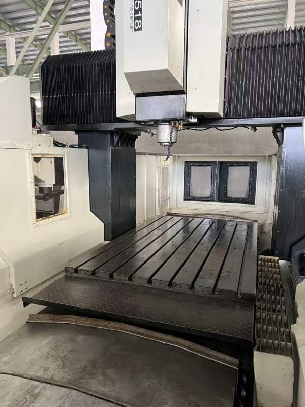 南通国胜2518数控龙门，工作台2500/1500mm，门宽1800m.