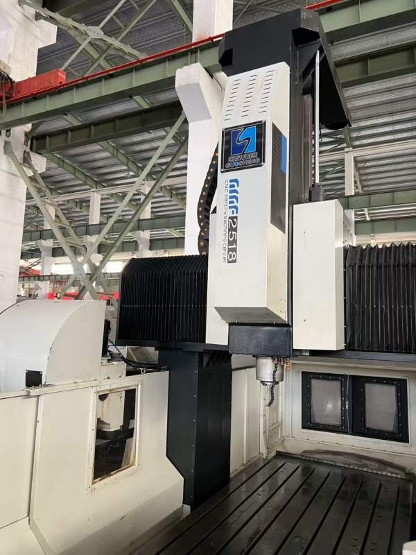 南通国胜2518数控龙门，工作台2500/1500mm，门宽1800m.