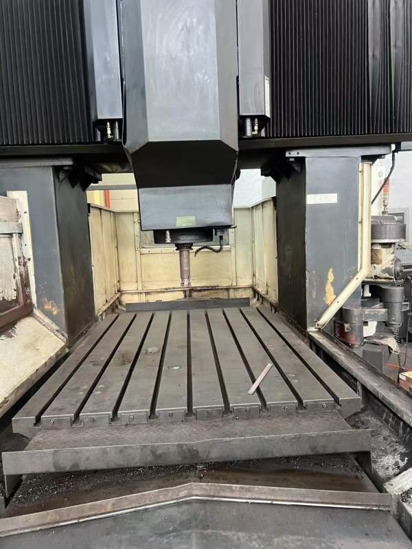 杭州友佳2215数控龙门，工作台尺寸：mm，门高1250mm，.