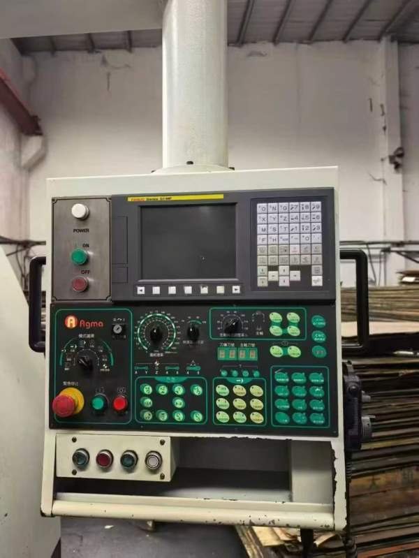 艾格玛137立式加工中心，2台13年，2台17年，发那克系.