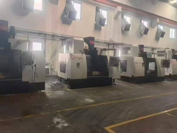 艾格玛137立式加工中心，2台13年，2台17年，发那克系.